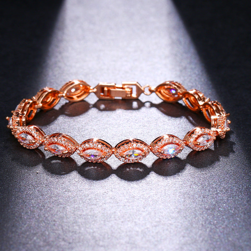Abendarmband mit Zirkonia ⎜ Funkelndes Design mit olivenförmigen Elementen für festliche Outfits