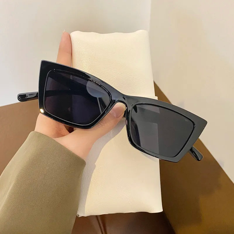 Klassische Retro-Sonnenbrille für Sie & Ihn ⎜ Stilvoller UV-Schutz für Reisen und Alltag