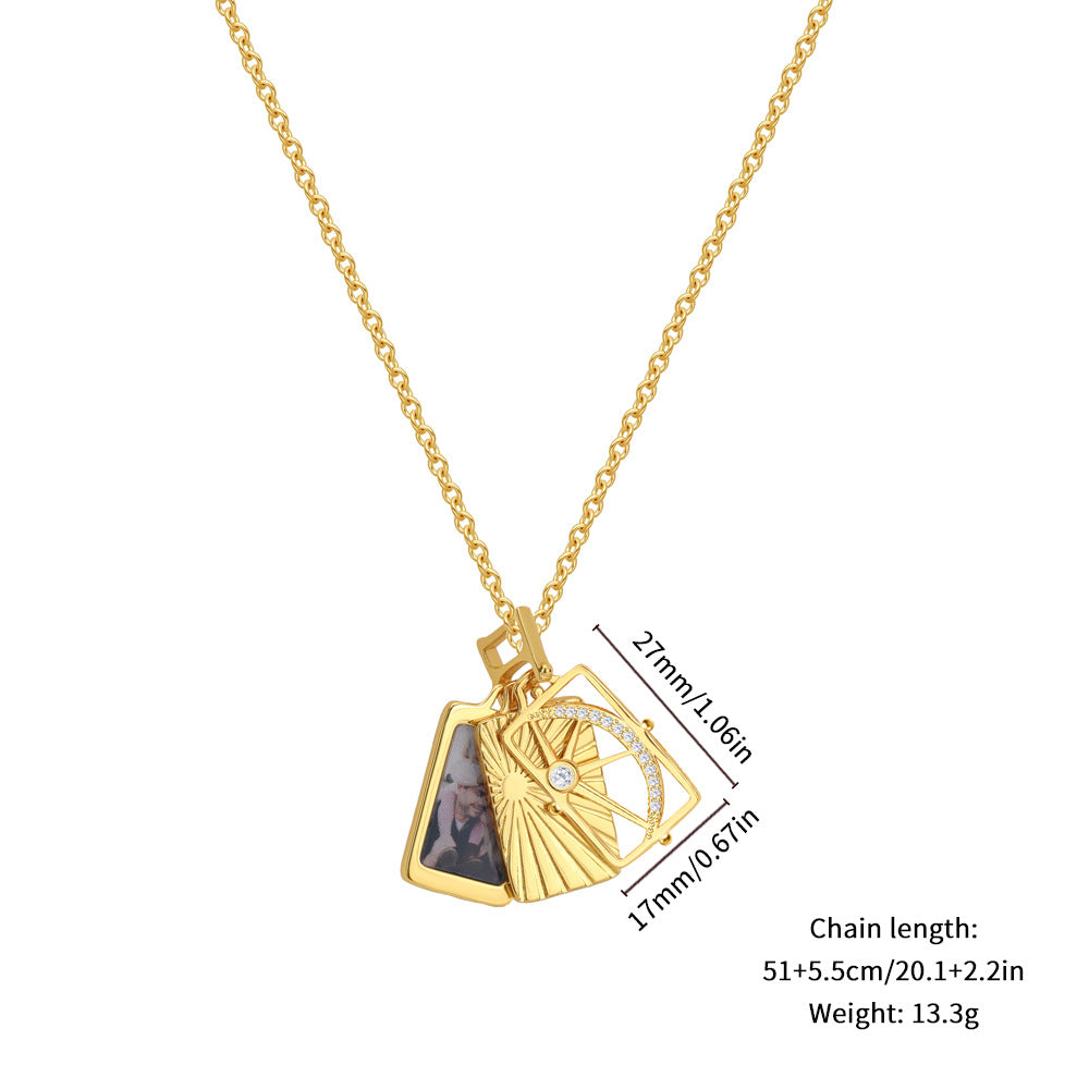 Personalisierte Foto-Kette ⎜ Vergoldeter Anhänger mit Sonnen- und Mondmotiv zum Einlegen von Bildern als Erinnerungsschmuck