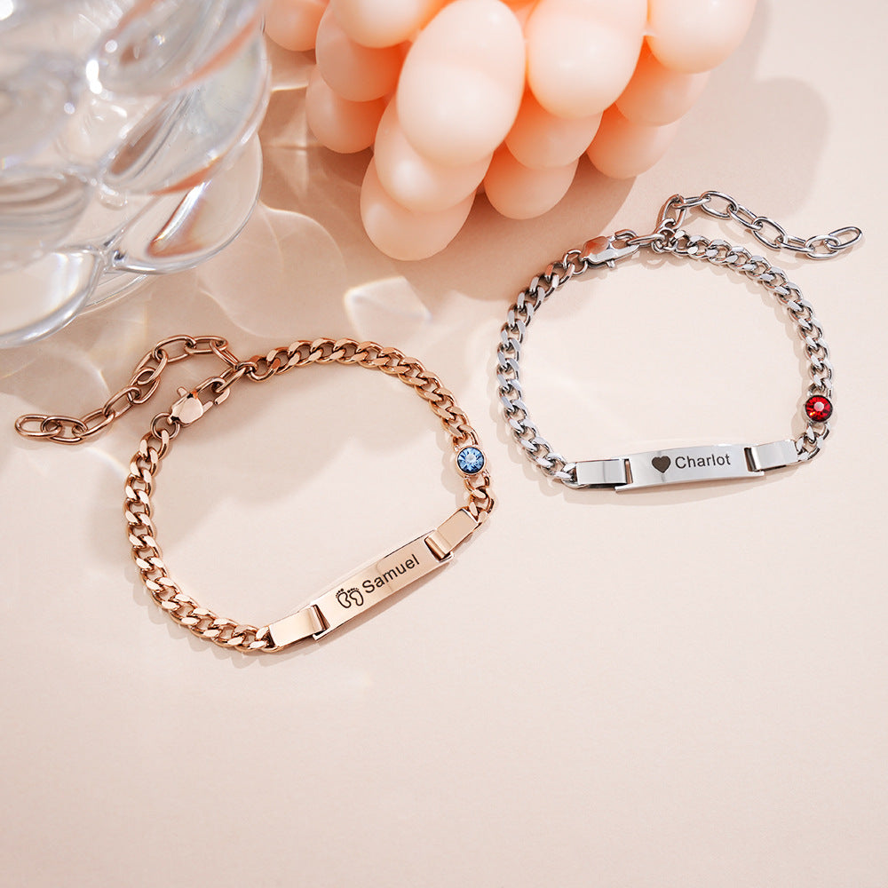 Graviertes Armband ⎜ Personalisierbares Edelstahlband mit Namensgravur und Geburtsstein für besondere Momente