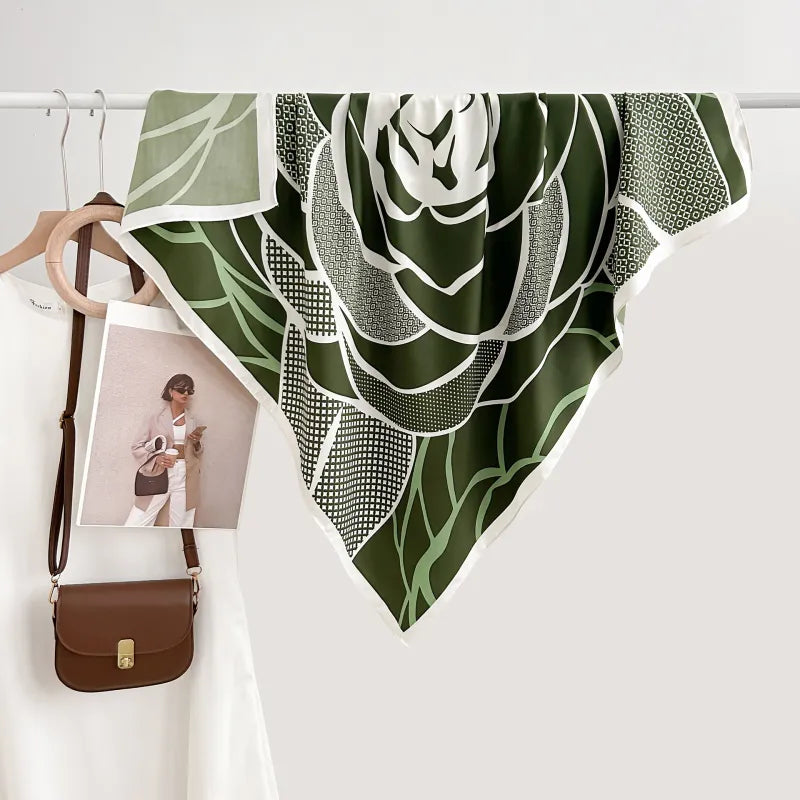 Elegantes Halstuch für Damen ⎜ Feines Accessoire mit Retro-Muster für besondere Anlässe