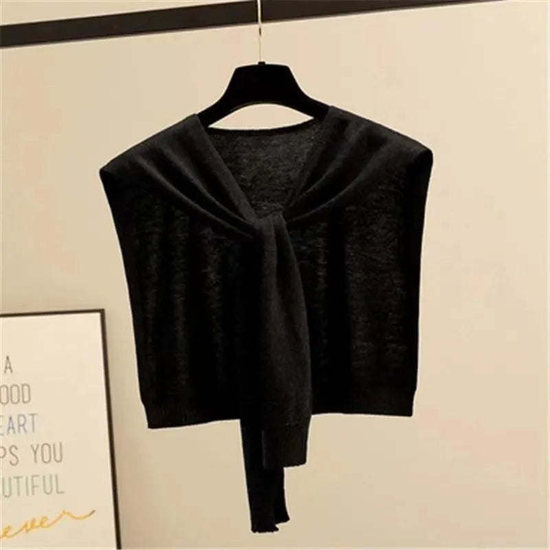 Gestreifter Damen-Strickschal ⎜ Vielseitig kombinierbar für moderne Layering-Looks