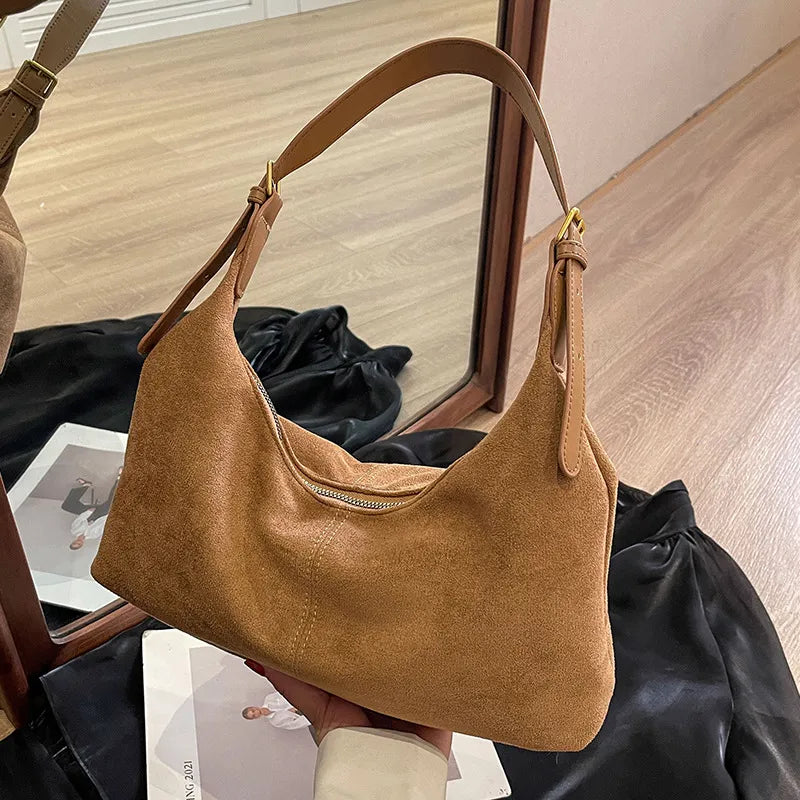 Vintage Umhängetasche für Damen ⎜ Weiche Schultertasche aus Wildleder mit viel Platz für den Alltag