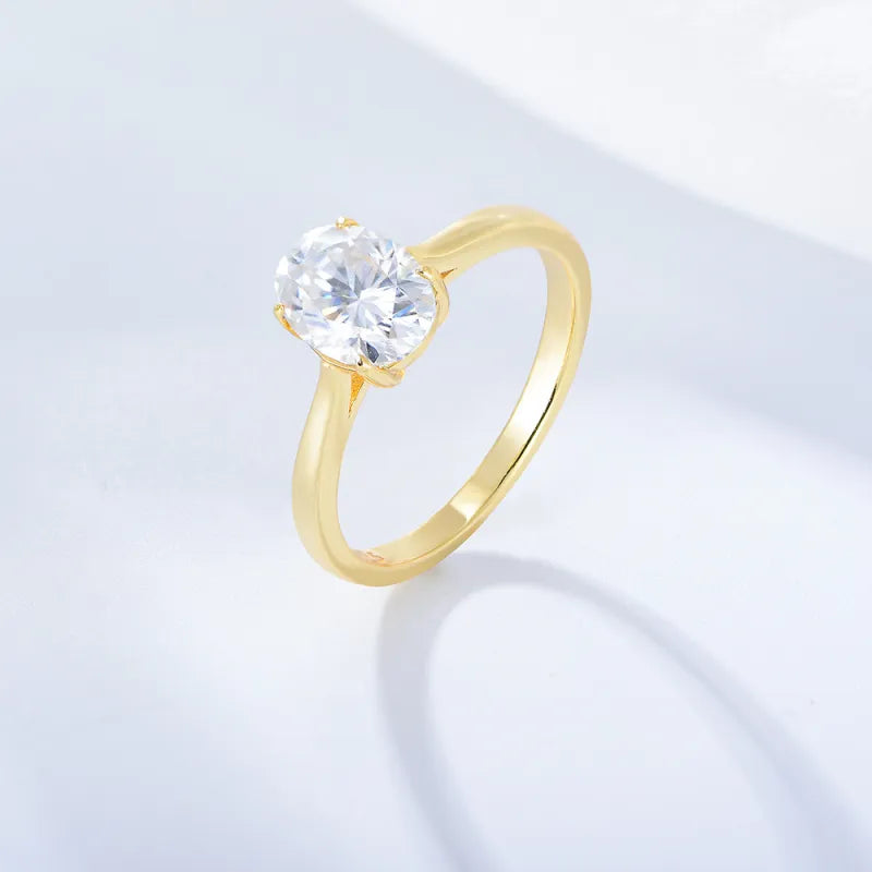 Ring für Damen in Goldoptik ⎜ Klassischer Solitärring mit Zirkonia für elegante Anlässe und Hochzeiten