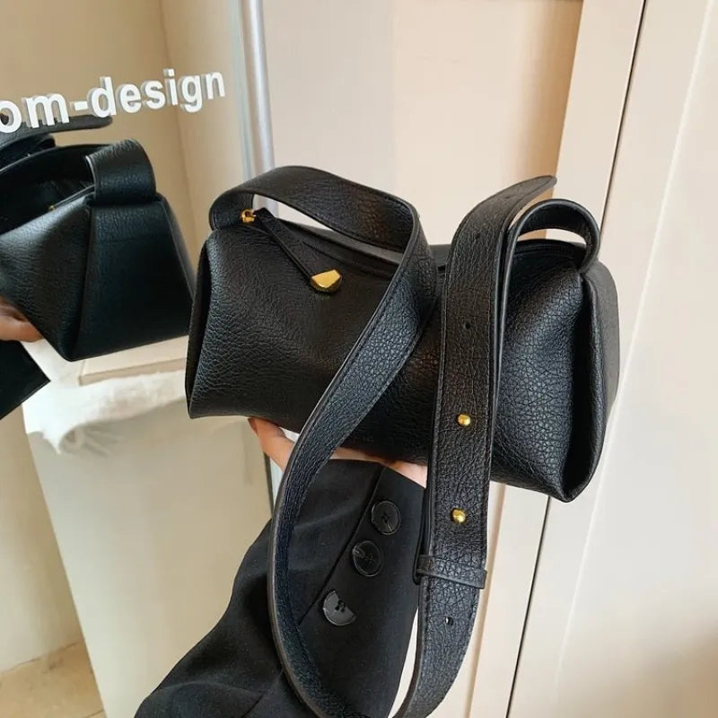 Schultertasche aus Leder für Damen ⎜ Kompakte Umhängetasche im Kissenstil mit verstellbarem Riemen