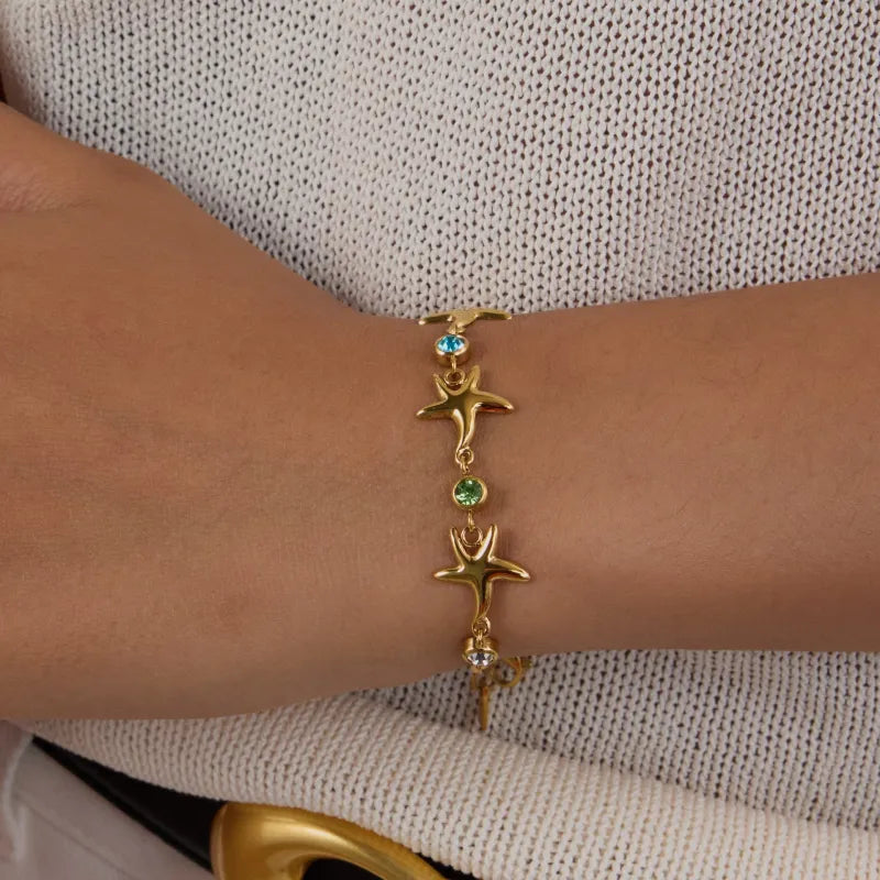 Sommerliches Armband mit Seestern-Motiv ⎜ Vergoldeter Look mit bunten Zirkonia für frische Eleganz
