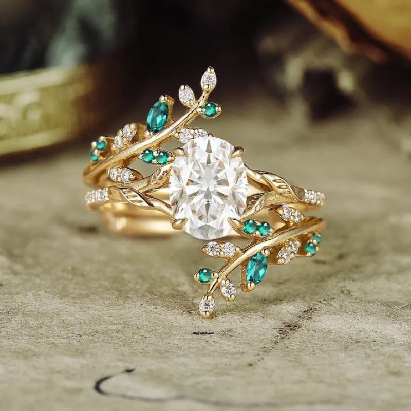 Zirkonia Damenring im Vintage-Stil ⎜ Vergoldeter Ring mit grünem Blätterdesign und funkelndem Mittelstein