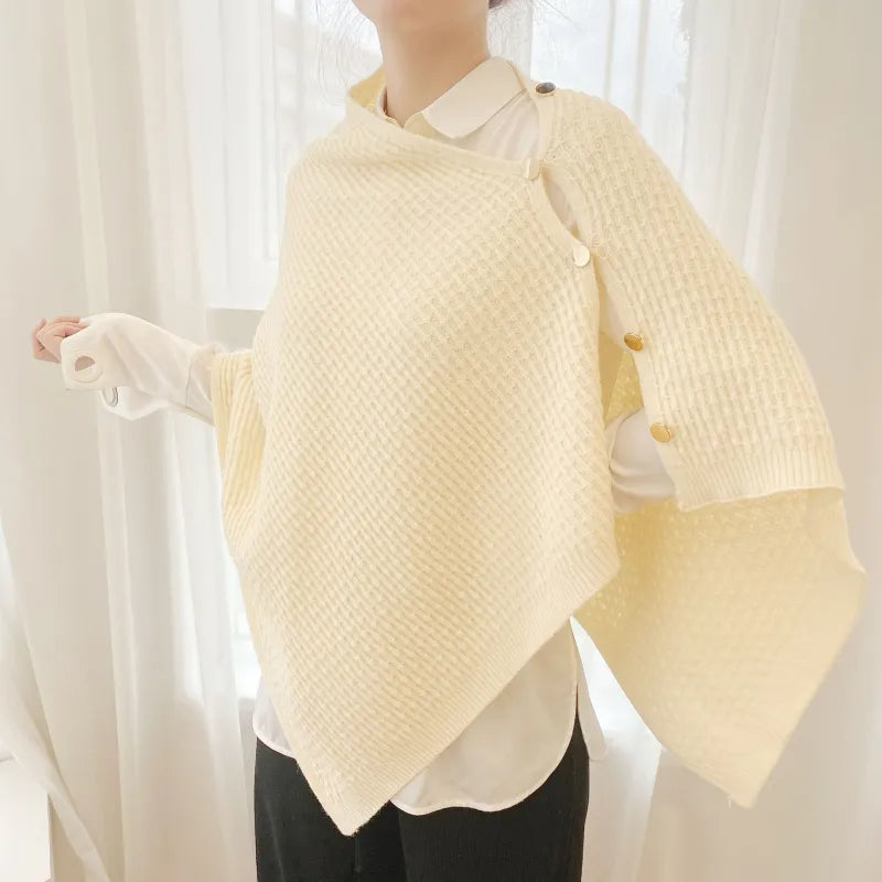 Strick-Umschlagtuch mit Knöpfen ⎜ Vielseitiger Winterschal für moderne Looks
