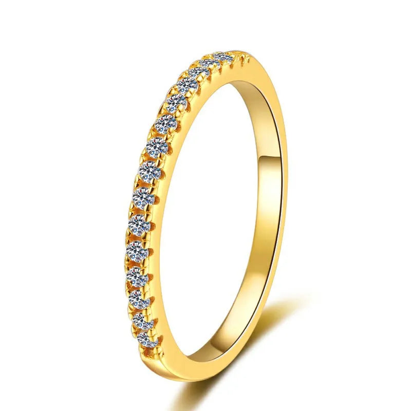 Klassischer Damenring ⎜ Schlichter vergoldeter Bandring für eleganten Look und täglichen Schmuckstil (18 Karat)