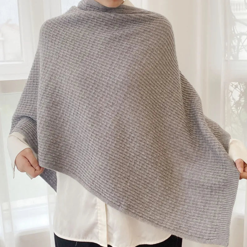 Strick-Umschlagtuch mit Knöpfen ⎜ Vielseitiger Winterschal für moderne Looks