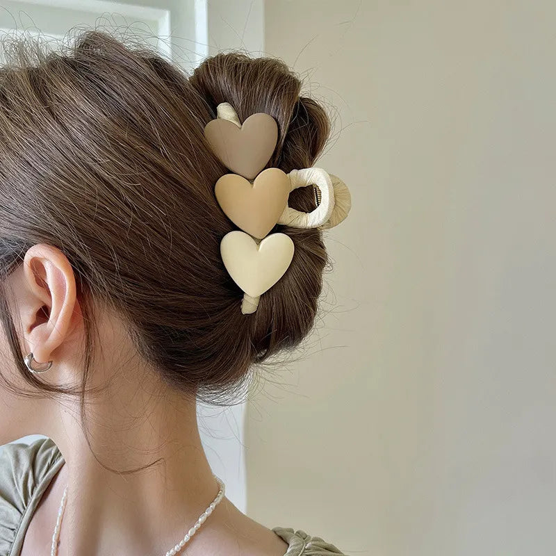 Haarspange mit Herzdesign für Damen ⎜ Romantische Haarklammer im Farbverlauf für verspielte Alltagsfrisuren