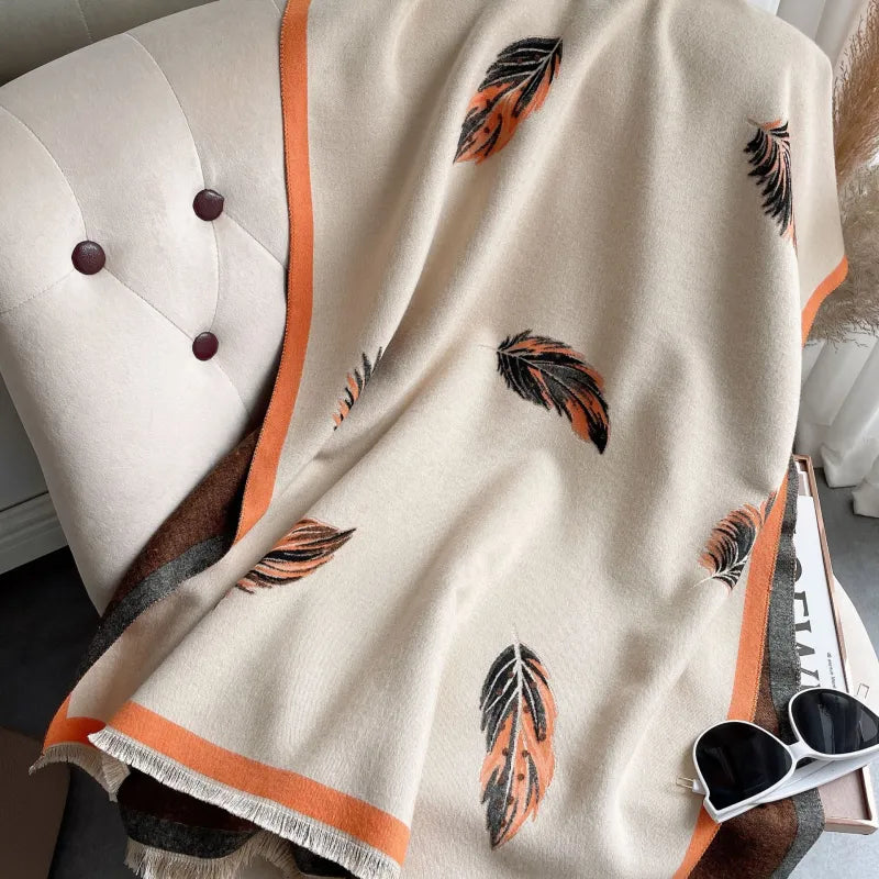 Schal mit Fransen im Kaschmirstil ⎜ Zeitloses Design für warme Herbst- und Winteroutfits