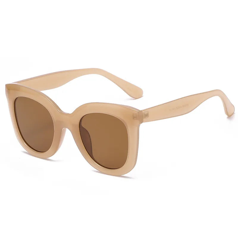 Damen-Sonnenbrille mit markantem Rahmen ⎜ Stylischer Begleiter für Sommer und Reisen
