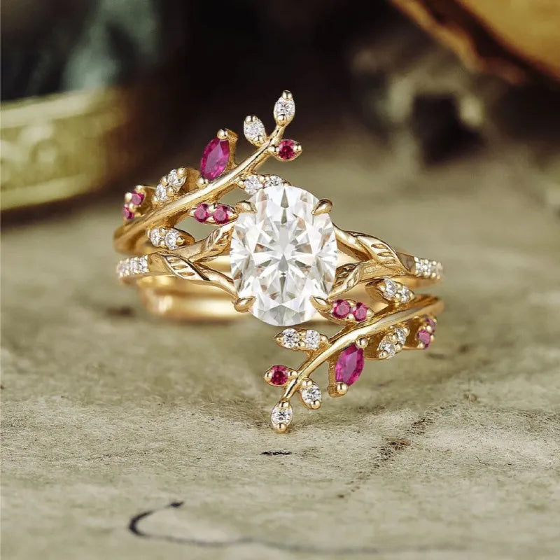 Zirkonia Damenring im Vintage-Stil ⎜ Vergoldeter Ring mit grünem Blätterdesign und funkelndem Mittelstein