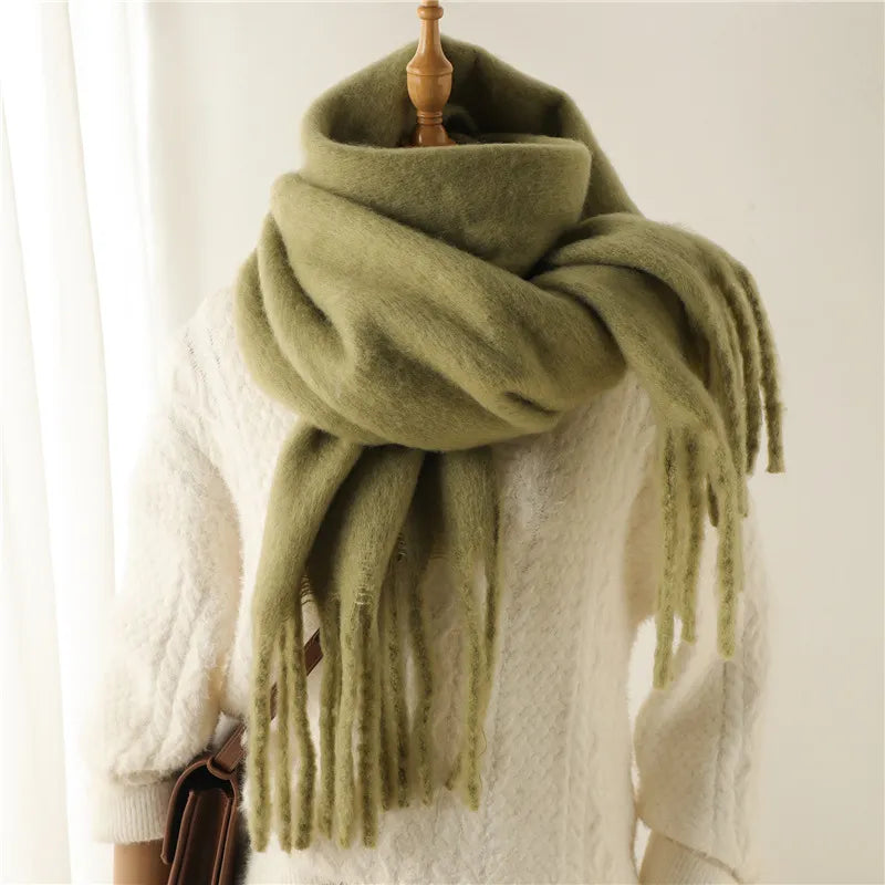 Fransenschal für Damen und Herren ⎜ Klassisches Winteraccessoire in Uni-Optik für stilvolle Wärme