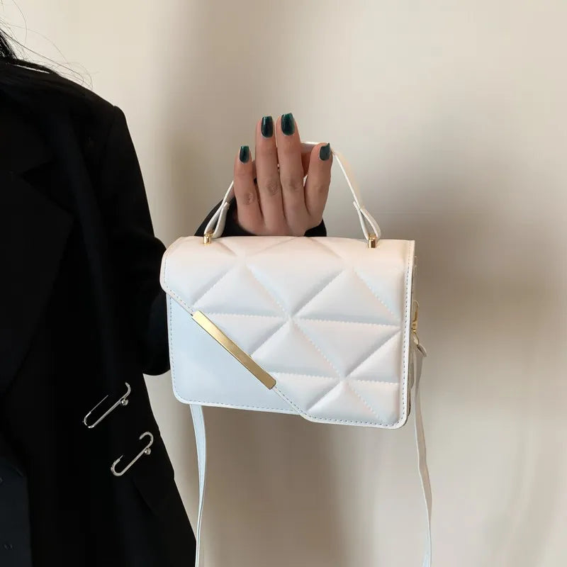 Elegante Schultertasche für Damen ⎜ Kompakte Umhängetasche mit Steppung für stilvolle Outfits