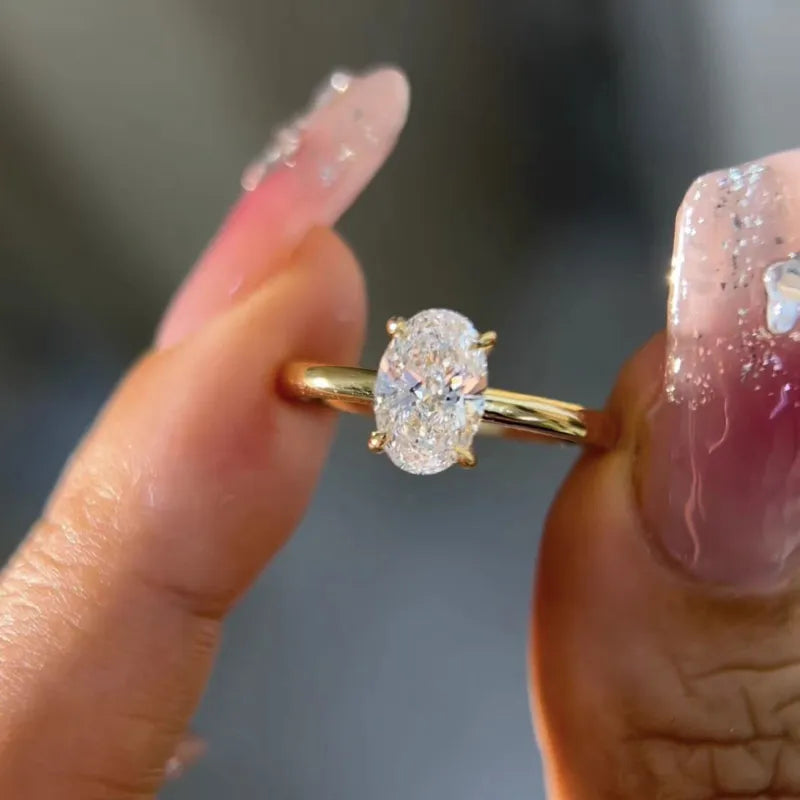 Damenring mit Zirkonia ⎜ Eleganter Fingerring in Ovalform für stilvolle Anlässe und luxuriösen Glanz
