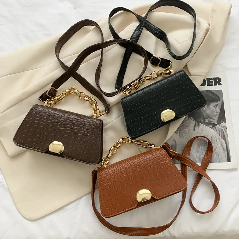 Kleine Schultertasche für Damen ⎜ Retro-Tasche mit Kettengriff und Kroko-Prägung für Abend oder Stadt