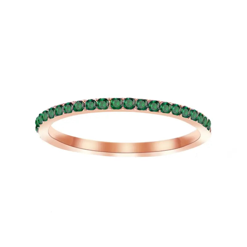 Schlichter Ring in Goldoptik ⎜ Schlichter Ring mit funkelnden Zirkonia für elegante Alltags- und Business-Looks
