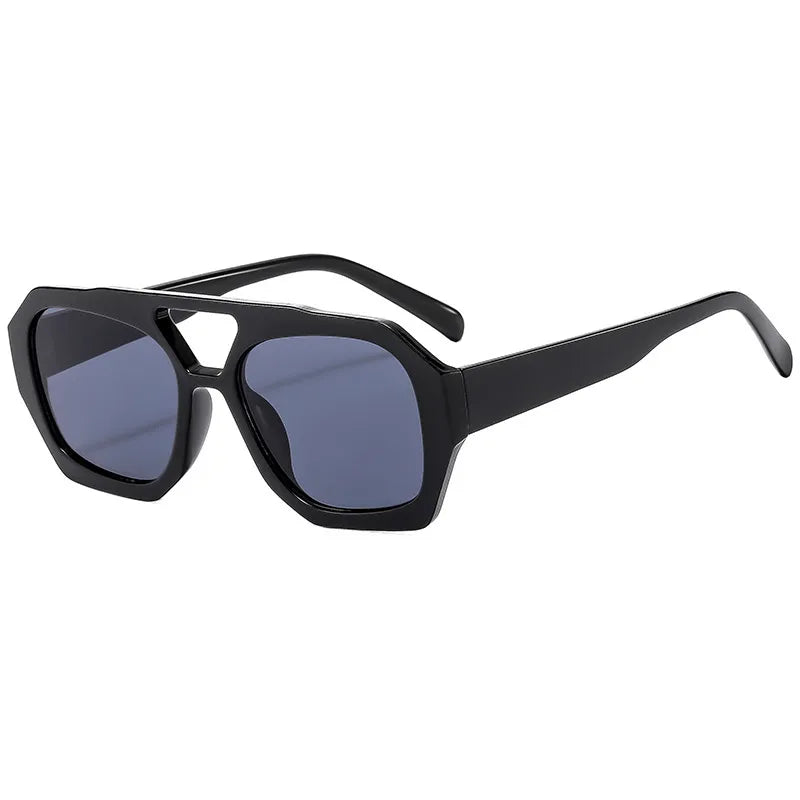 Retro Sonnenbrille mit klassischem Touch ⎜ Stil & Sicht bei jedem Sonnenstrahl