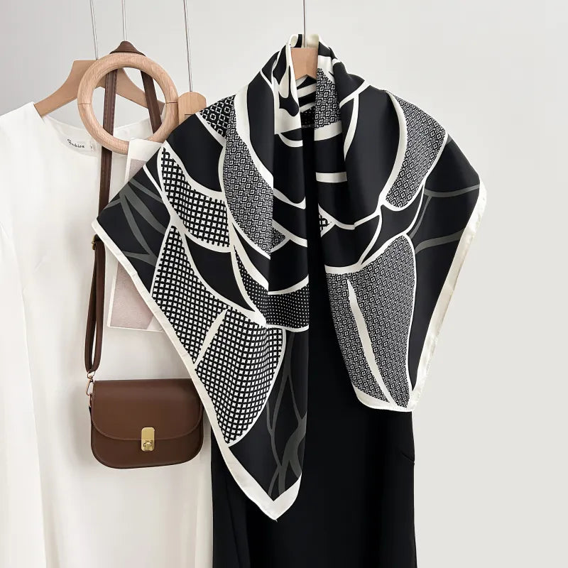 Elegantes Halstuch für Damen ⎜ Feines Accessoire mit Retro-Muster für besondere Anlässe