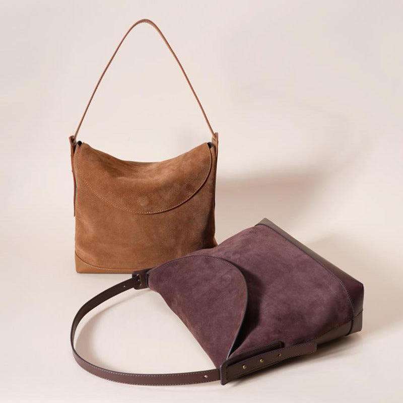 Vintage Umhängetasche für Damen ⎜ Große Wildledertasche mit Retro-Charme und verstellbarem Riemen
