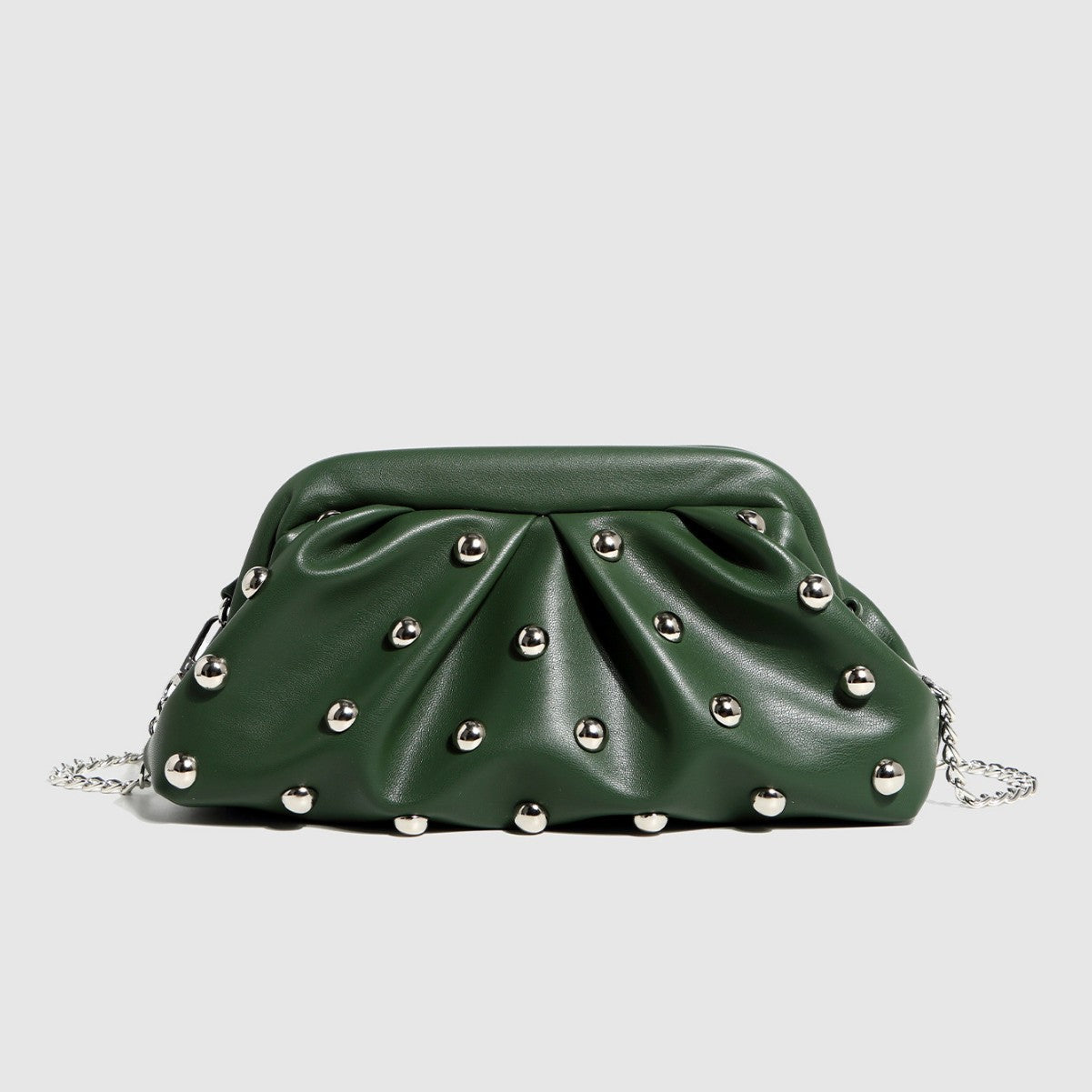 Damen Clutch in Lederoptik ⎜ Modische Schultertasche mit Nieten und Falten für trendige Outfits