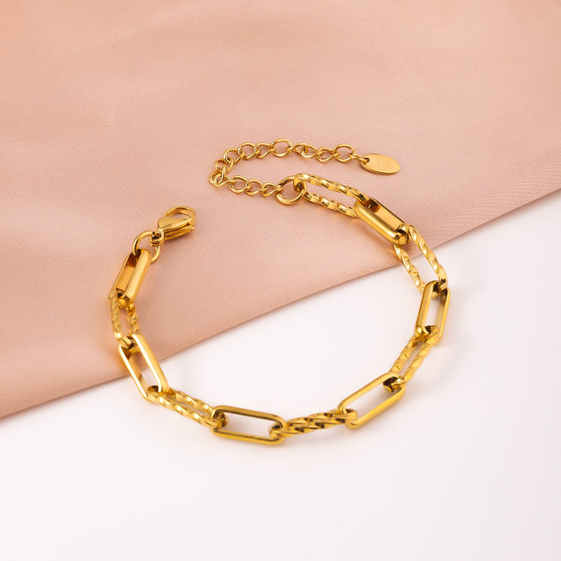 Vergoldetes Armband ⎜ Doppelte Kettenstruktur für einen modernen und stilvollen Auftritt