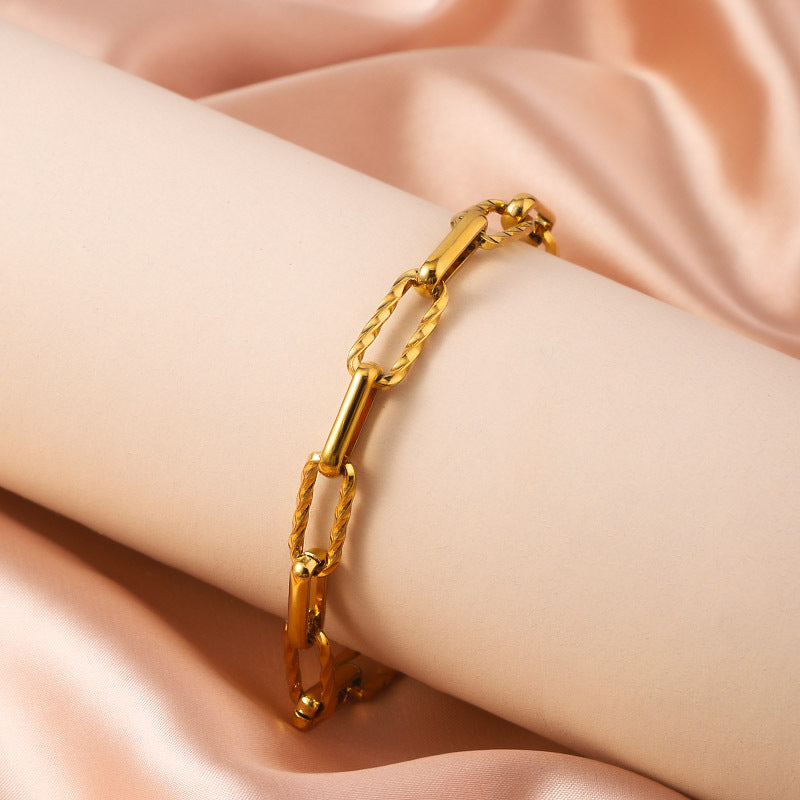 Vergoldetes Armband ⎜ Doppelte Kettenstruktur für einen modernen und stilvollen Auftritt