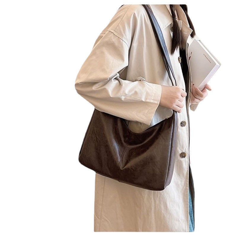 Große Umhängetasche für Damen ⎜ Praktische Tasche mit viel Stauraum für Alltag und Reisen