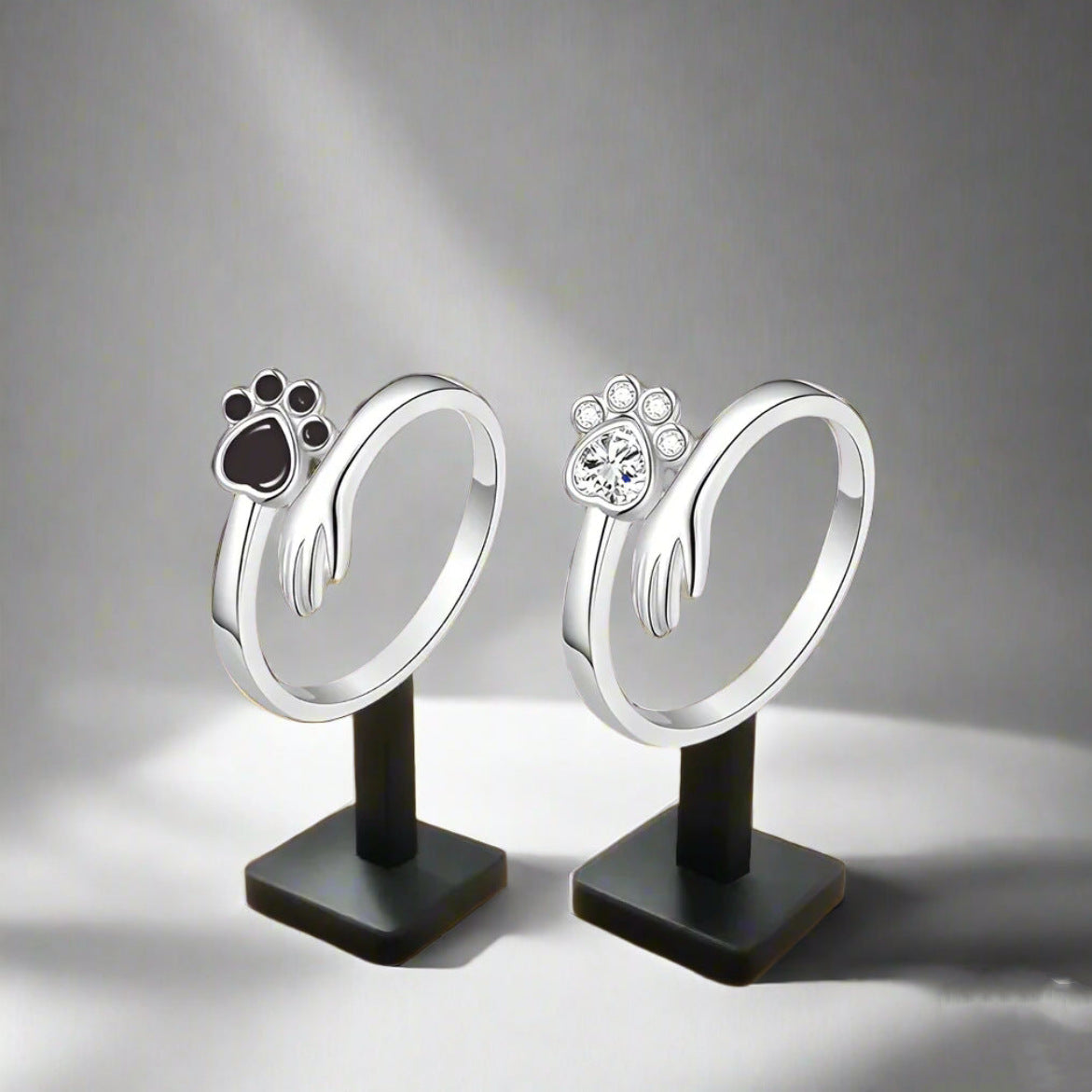 Silberring mit Katzenpfote ⎜ Verstellbarer Damenring mit niedlichem Pfoten-Design und funkelndem Zirkonia