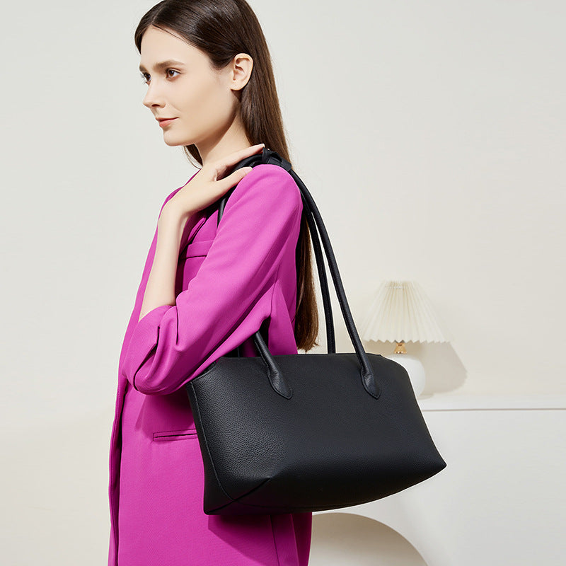 Elegante Ledertasche für Damen ⎜ Hochwertige Schultertasche mit langer Trageform für Büro und Freizeit