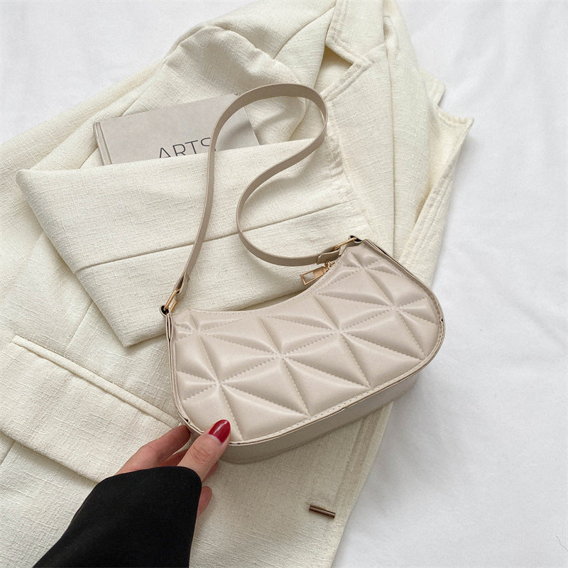 Modische Umhängetasche für Damen ⎜ Gepolsterte Unterarmtasche mit Steppdesign für Alltag und Ausgehen