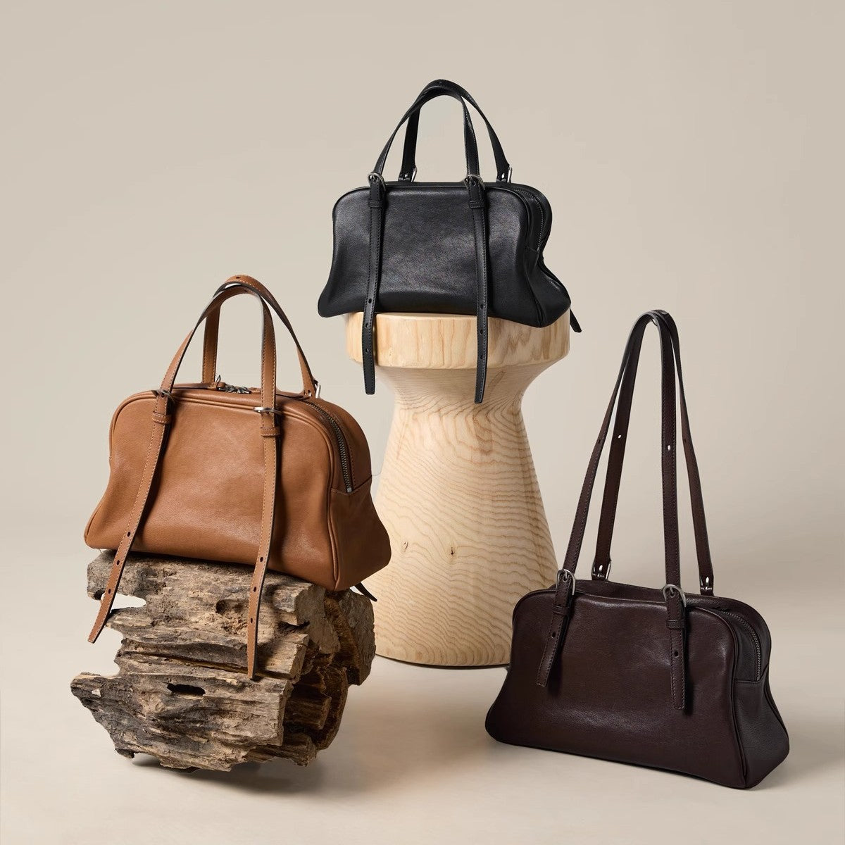 Klassische Ledertasche für Damen ⎜ Robuste Handtasche mit Retro-Design und viel Platz für den Alltag