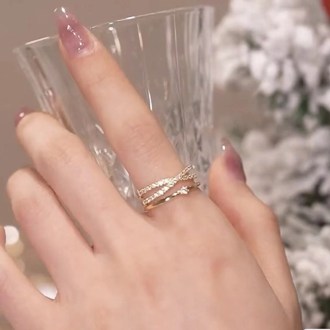 Damenring mit Zirkonia in Kreuzoptik ⎜ Eleganter Mehrlagenring für stilvolle Looks