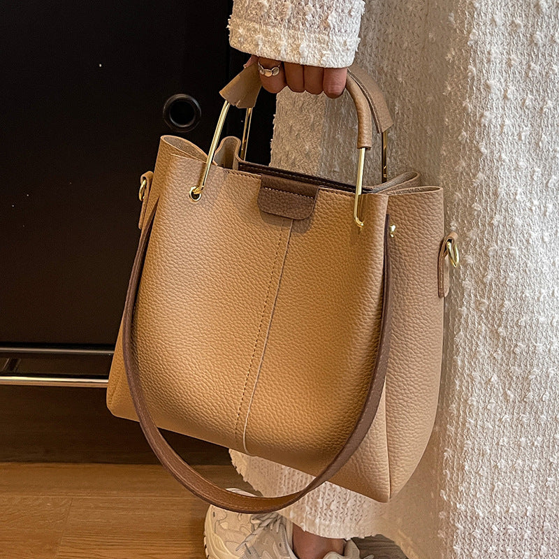 Große Henkeltasche für Damen ⎜ Strukturierte Tasche mit Tragegriff für Herbstlooks und tägliche Outfits