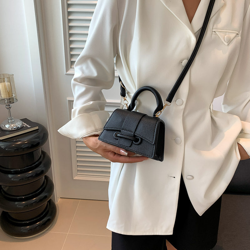 Mini Umhängetasche für Damen ⎜ Kompakte Tasche in Lederoptik für Alltag, Büro und City-Looks