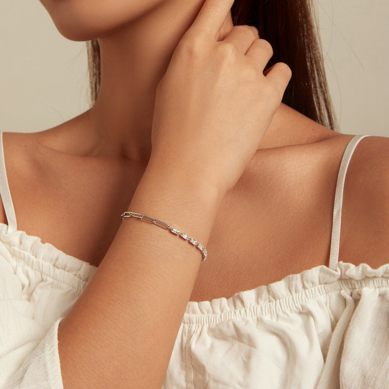 Schlichtes Zirkonia-Armband für Damen ⎜ Feines Silberkettchen für dezente Eleganz im Alltag und zu Anlässen (925 Silber)