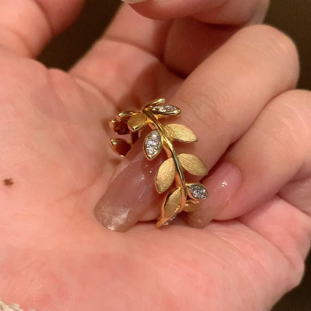 Offener Damenring in Blattoptik ⎜ Vintage-Ring mit Zirkonia für elegante und stilvolle Outfits