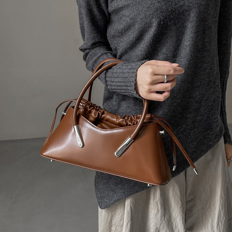 Damen Umhängetasche in Lederoptik ⎜ Elegante Schultertasche mit Tunnelzug und kurzem Griff für Alltag und City