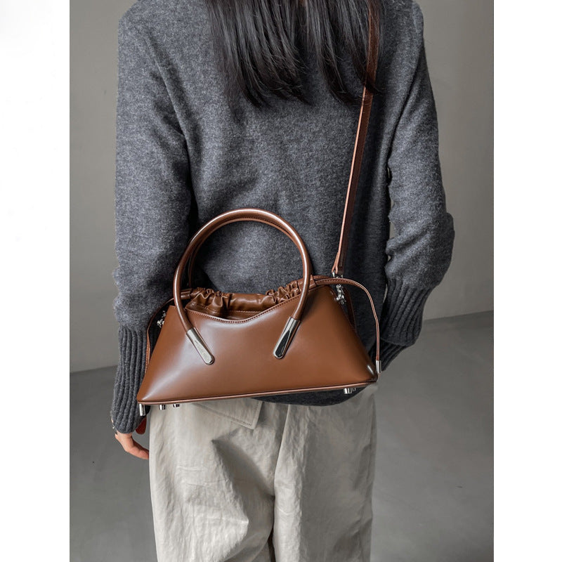 Damen Umhängetasche in Lederoptik ⎜ Elegante Schultertasche mit Tunnelzug und kurzem Griff für Alltag und City