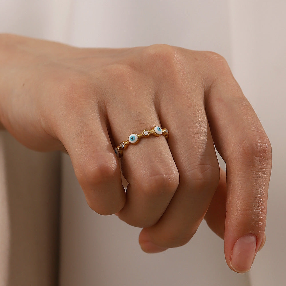 Damenring mit Auge des Schutzes ⎜ Vergoldeter Edelstahlring mit offenem Design für stilvolle und symbolische Looks (18 Karat)