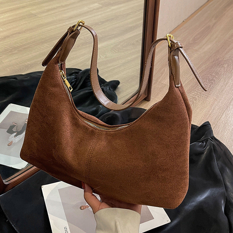 Vintage Umhängetasche für Damen ⎜ Weiche Schultertasche aus Wildleder mit viel Platz für den Alltag