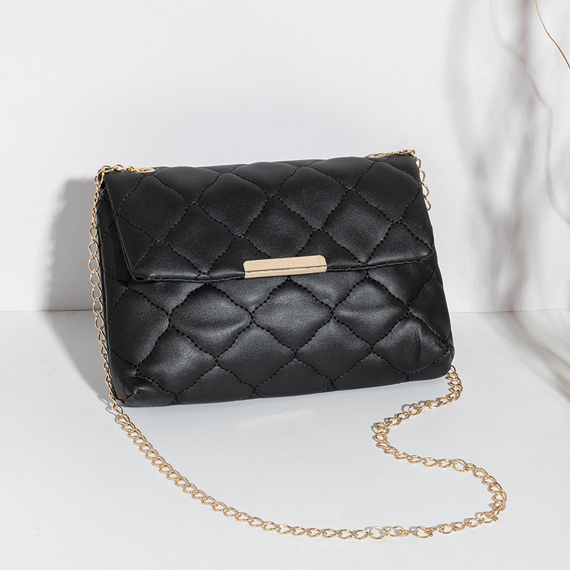 Kleine Schultertasche für Damen ⎜ Modische Kettentasche mit Steppung für trendige Looks und Events