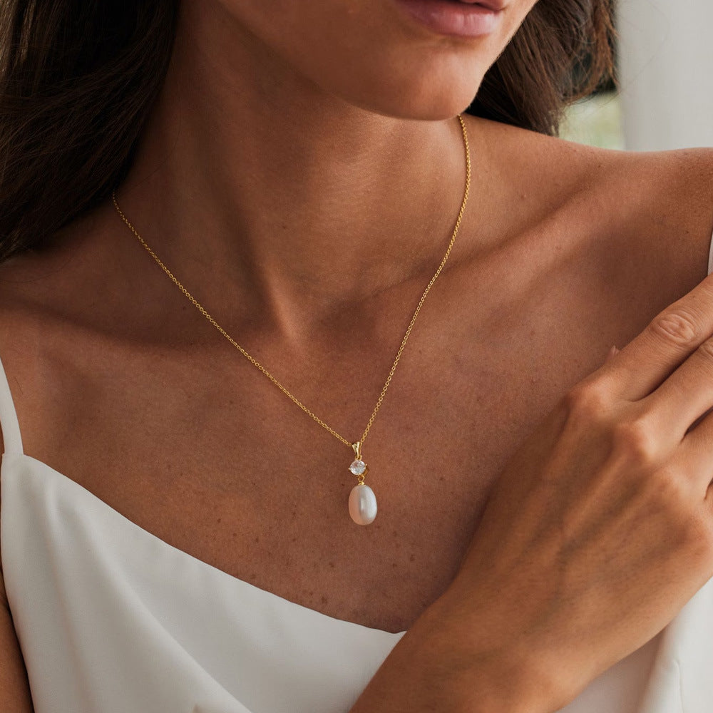 Vergoldete Damenkette mit Zirkonia und Perle ⎜ Eleganter Halsschmuck für zeitlose und stilvolle Outfits