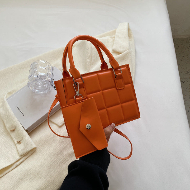 Geräumige Umhängetasche für Damen ⎜ Schlichte Schultertasche mit viel Stauraum für Arbeit und Alltag