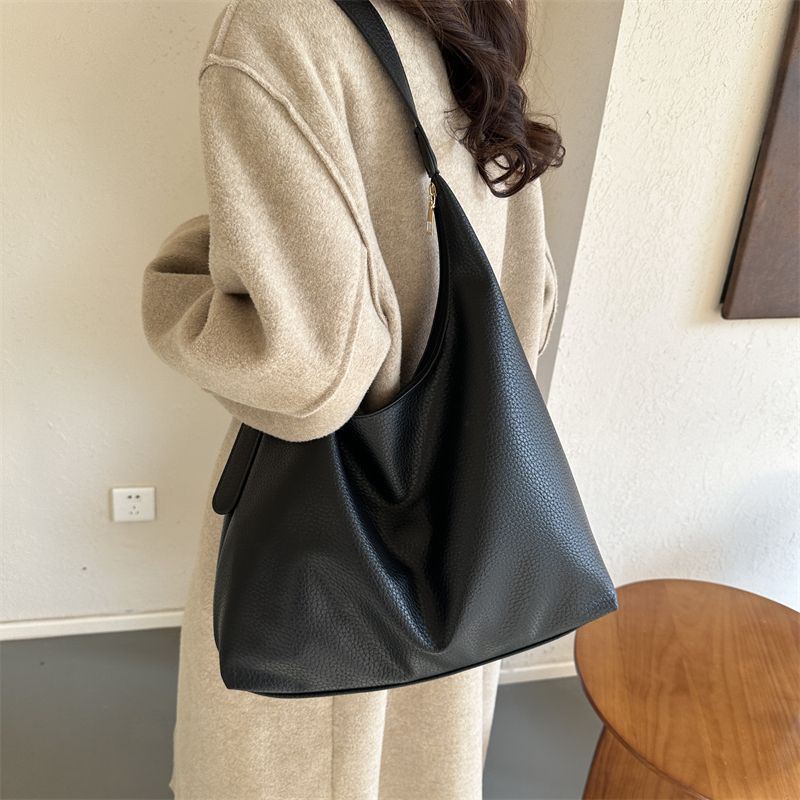 Retro Schultertasche für Damen ⎜ Stilvolle Tasche mit Nischentextur für Alltag & Events