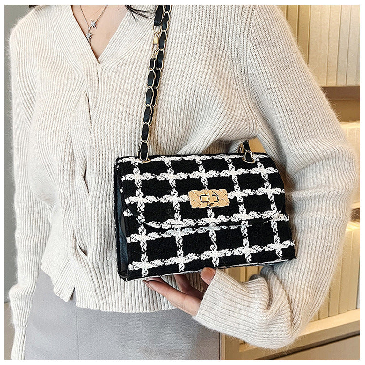 Umhängetasche mit Kette ⎜ Klassische Damen Schultertasche mit Drehverschluss für Business oder Events
