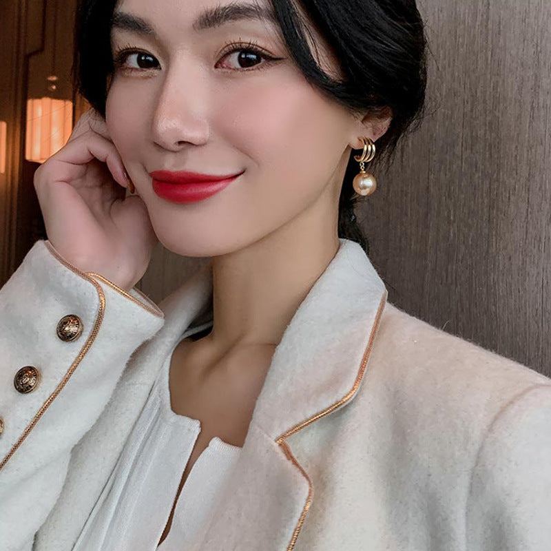 Perlenohrringe im Retro-Stil ⎜ Dezente Vintage-Optik mit goldenen Ringen für zeitlose Alltags-Eleganz