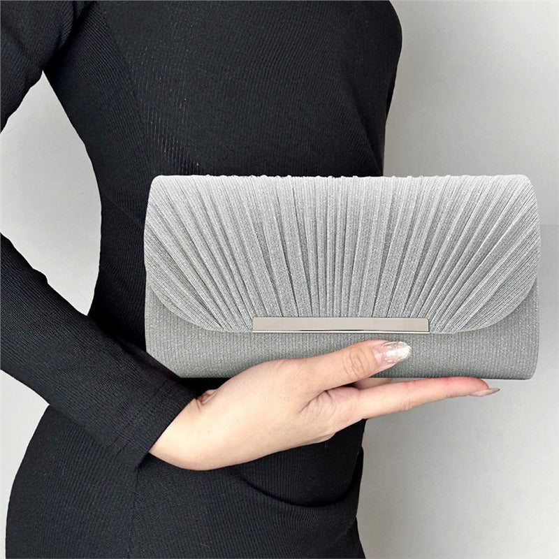 Faltbare Clutch für Damen ⎜ Schlichte Abendtasche mit Glanzstruktur und Magnetverschluss in Metallic-Optik